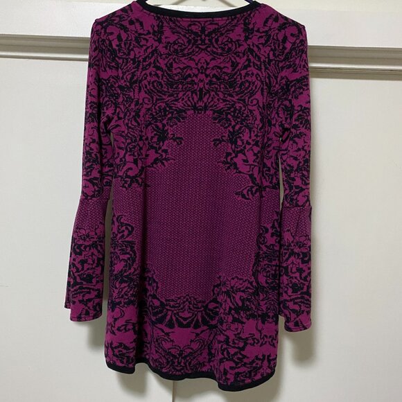Style & Co. long bell sleeve, magenta sweater w/black flowers, size M - Picture 7 of 9